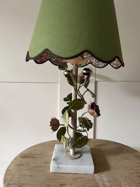Vintage French Style Toleware Table Lamp, Flower & Leaf Decoration Vintage French Style Toleware Table Lamp, Flower & Leaf Decoration