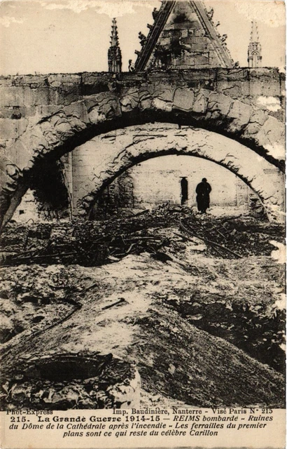 CPA MILITAIRE Reims bombardé-Ruines du Dome de la Cathédrale (315532)