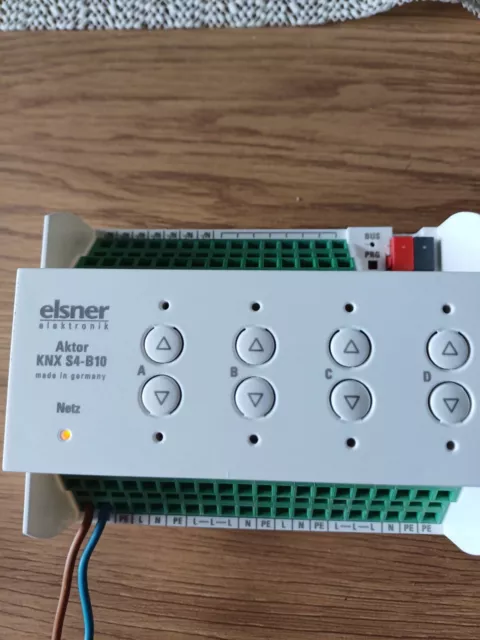 Elsner KNX S4-B10 70137 EIB Schaltaktor 8f / Jalousieaktor 4f + Binäreingang 10f