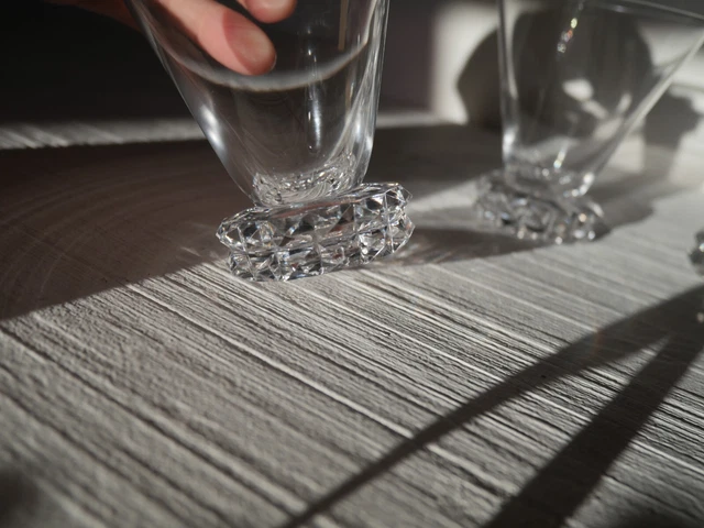 4 verres à vin blanc en cristal Saint ST Louis art déco modèle Diamants 8,1 cm 3