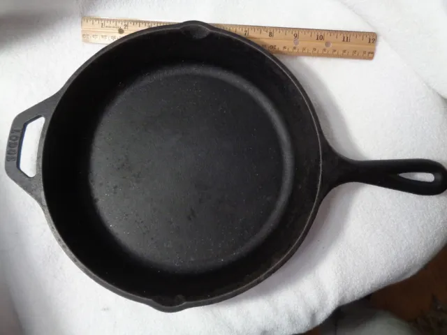 LODGE CAST IRON SKILLET # 6 USA 8SK TWO HANDLE 10”
