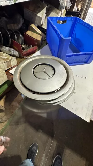 1X Mercedes W124 W201 1x Coprimozzo 15 Zoll Originale NOS 1244000425 1244010424