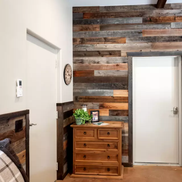 High Quality Wood Wall Siding | Reclaimed Redwood Planks | Accent Wall Paneling