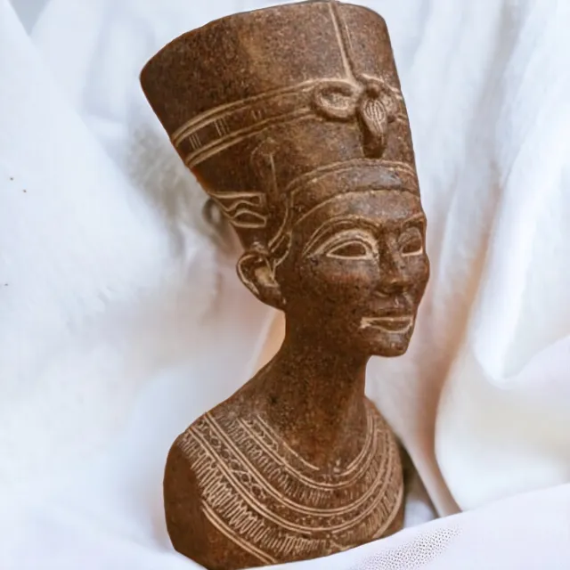 Rare Ancient Egyptian Antiques Statue Bust Of Queen Nefertiti Made Red Granite