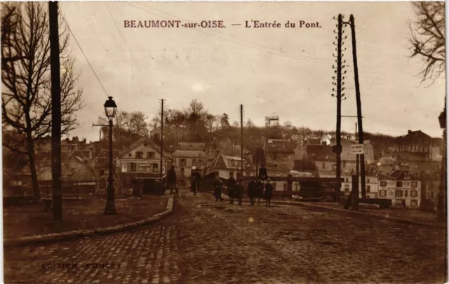 CPA BEAUMONT-sur-OISE L'Entrance du Pont (376894)