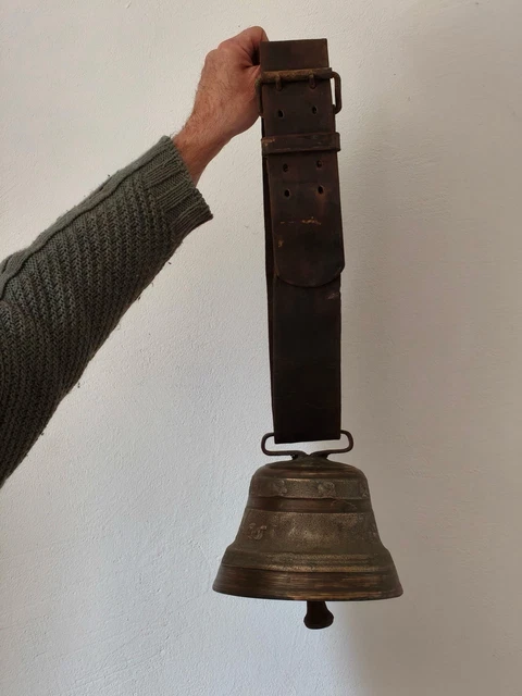 ANCIENNE CLOCHE DE Vache DEVOUASSOUD CHAMONIX N° 10 avec Collier EUR