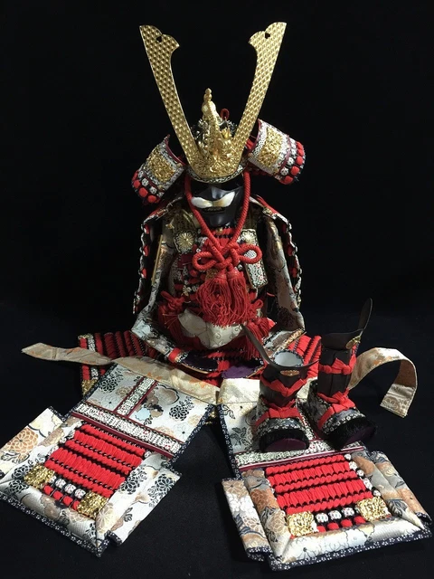 Samouraï en armure complète, en duel