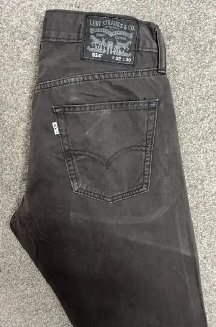 Pantalones de mezclilla Levis 514 de ajuste recto para hombre W32 L30 gris oscuro pestaña blanca chinos