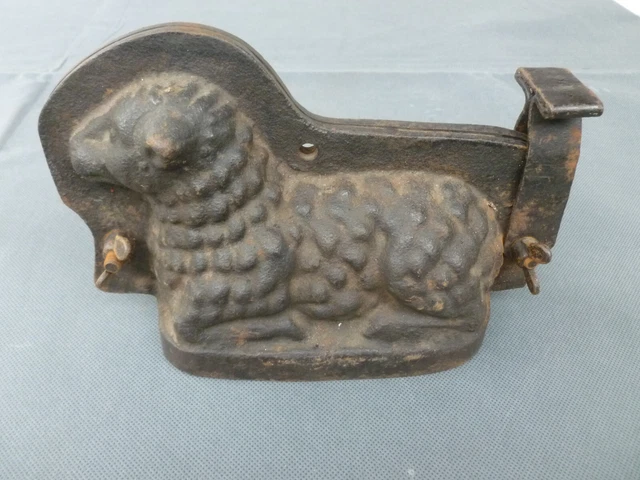 Sehr alte Backform Lamm Osterlamm zweiteilig Eisen Gusseisen - Biedermeier?  RAR