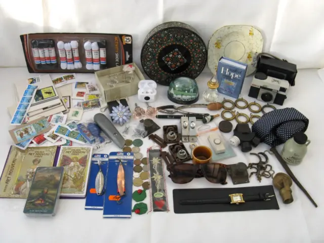 Job Lot Vintage Collectables/Curios/Junk Drawer Finds Mixed Lot Old Huntley Tin.