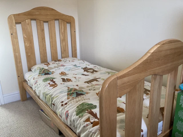 Lucia mamas and papas cot bed top