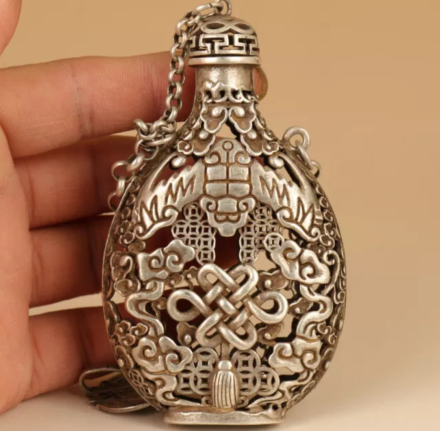 Chinese Old antique Tibet silver hollow out Carved Chinese knot Statue Sachet