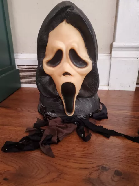 Ghostface Killer Scream Mask Head Bust Display