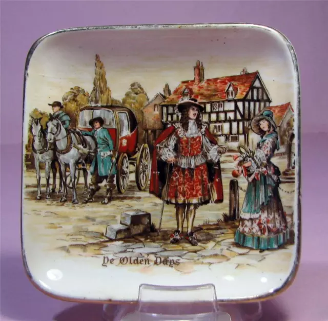 Trinket / Butter DISH 'De Olden Days' - Lancaster & Sandland Pottery     SirH70