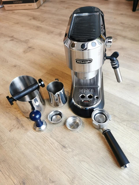 De'Longhi Dedica Style EC 685.M Coffee Machine - and accessories