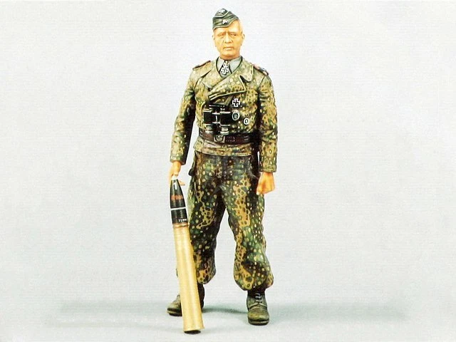 thumbnail image 2 of Verlinden 120mm 1/16 Resin Figure Thompson Gunner Easy Company 101st WWII 1788 2 of 2