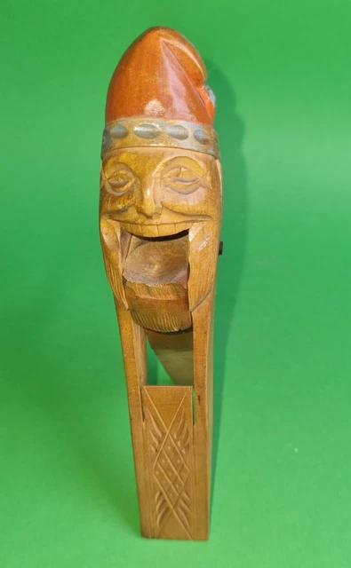 Ancien Casse Noix En Bois Sculpté Antropomorphe Paysan Fran%c3%a7ais Art