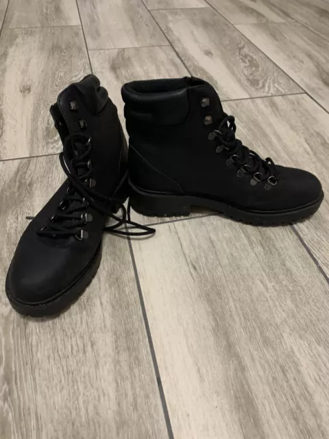 Fab Black Lace Up Ankle Boots.padded Ankle Worn Once Size 7.