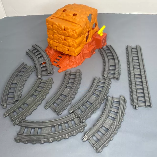 Thomas the Tank Engine Trackmaster Revolution Oval Track  with Tunnel Blast Part