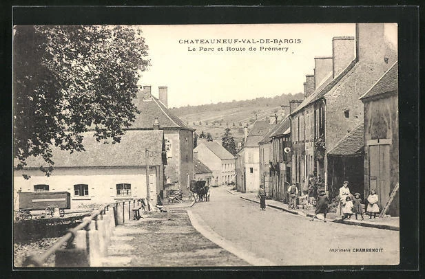 CPA Chateauneuf-Val-de-Bargis, Le Parc et Route de Prémery