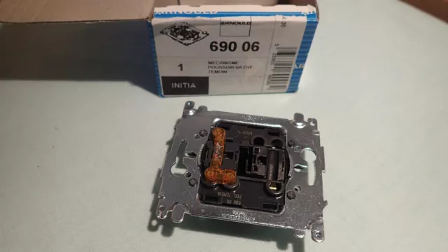 Arnould INITIA - 69006 - Poussoir Témoin Voyant Intégré - A L'UNITE