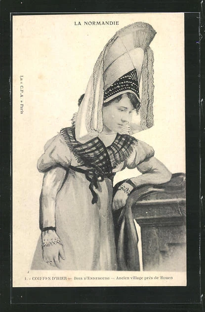 CPA Bois d´Ennebourg, Coiffes d´hier, femme en costume typique