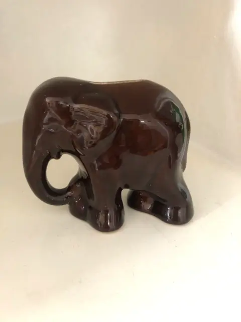 ancienne tirelire à casser en céramique en forme éléphant marron TBE