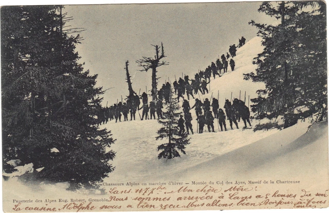 38 - cpa - Alpine hunters on winter walks - Montée du Col des Ayes