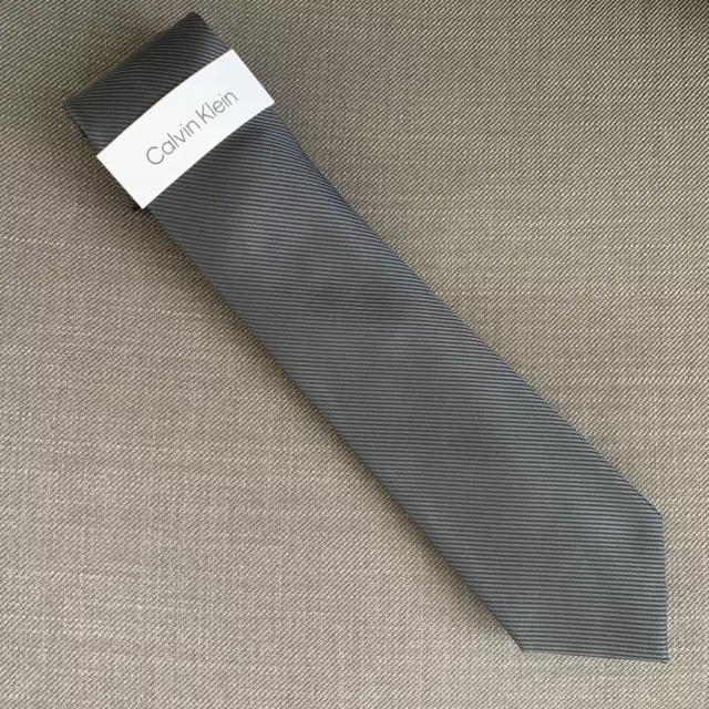 Calvin Klein Men's Neck Tie Grey/Black Striped Silk Blend MSRP $69.50