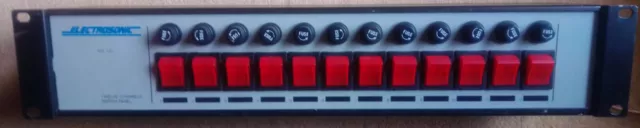 Regleta 12 switches para armario rack de 19"  - MS120- electrosonic