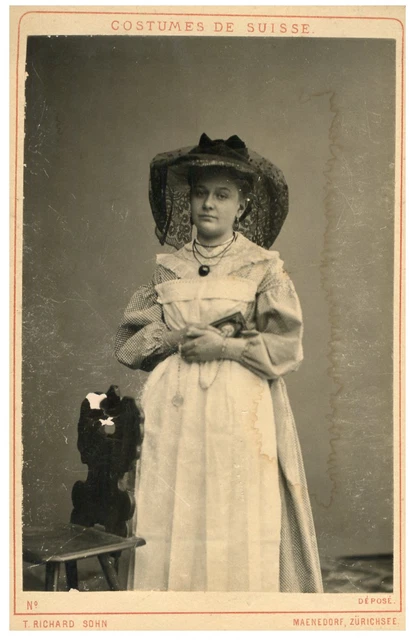 SUISSE CANTON DE Fribourg Femme En Costume Traditionnel Vintage