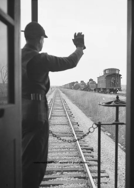 1943 Railroad Brakeman Santa Fe PHOTO Freight Train ATSF Marceline, Missouri