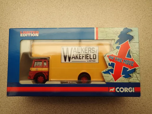 Ltd Edn Corgi CC11412 1:50 On the Move Bedford TK Luton Van Walkers Non giocato