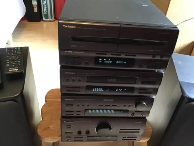 Stereo Turm Technics, Cassette, CD, Radio und zwei Boxen