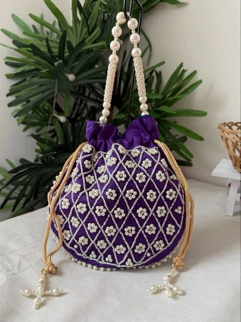 Sac Vintage Cacharel Années 90 Brodé De Perles - Occasion En Tissu Beige
