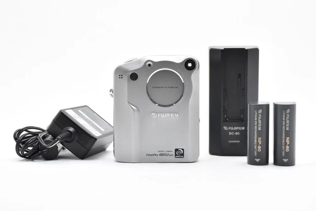 ＦＵＪＩＦＩＬＭ　ＦＩＮＥＰＩＸ　４８００Ｚ Fujifilm FinePix 4800z zoom Porsche design digital camera w