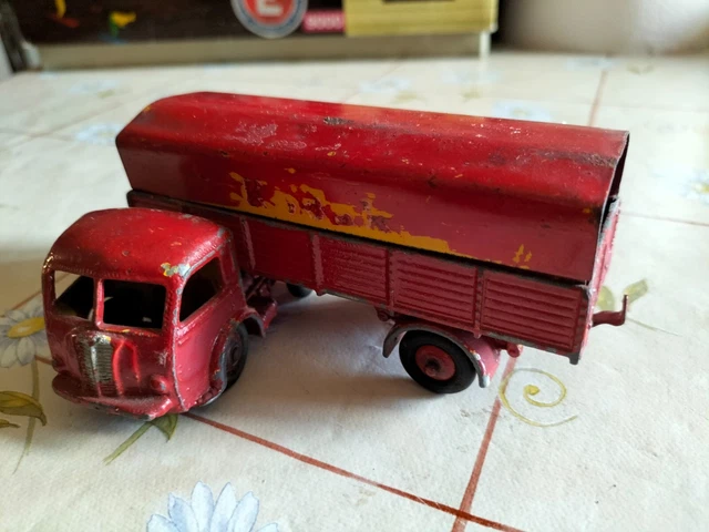 DINKY TOYS COLLECTION OBJET VITRINE JOUEF CAMION
