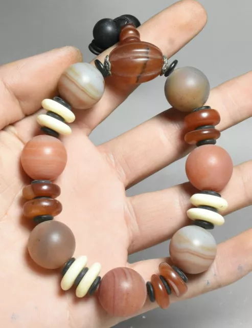 Bracelet à bijoux en perles élastiques sculpté en agate chinoise de 15 cm
