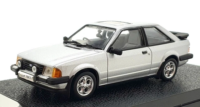 Miniature Ford Escort MK3 XR3i 1983 - Vitesse 1:43 - Blanche - Neuve En Boîte