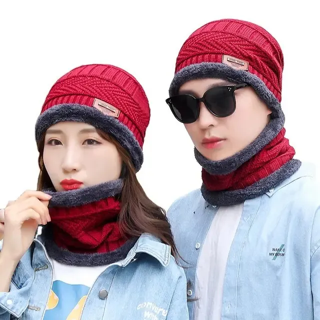 Unisex winter hat and scarf set made of thick and soft wool.