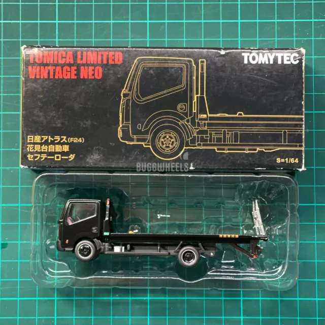 Tomica Limited Vintage Neo｜1/64 Nissan Atlas (F24) Safety Loader Black Flat Bed