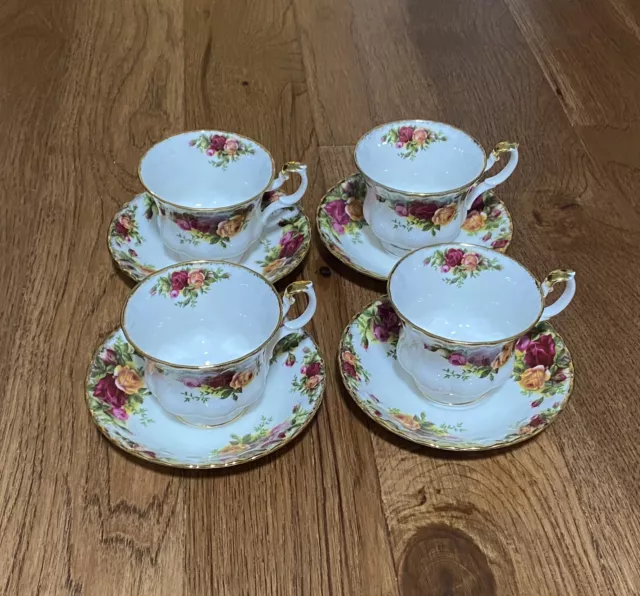 Royal Albert Old Country Roses Set Of 4 Teacups And Saucers