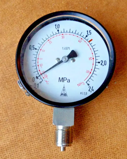 Manometer  100 mm ⌀  , 0-2,4 MPA/0-24bar ,  20 x 1,5 Anschluss