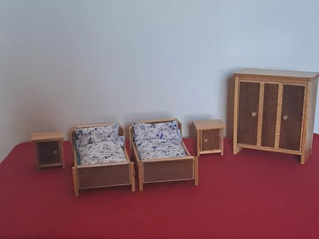 Alte Puppenstubenmöbel,  Schlafzimmer für Puppenhaus