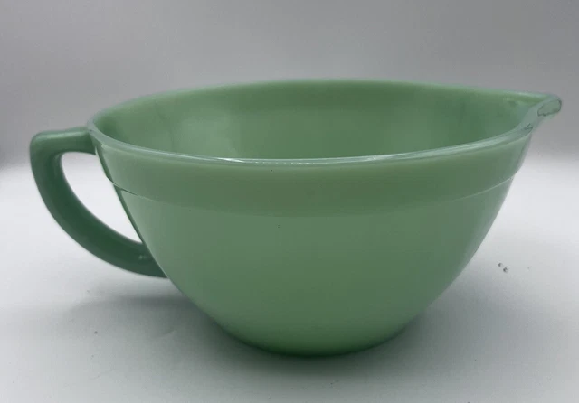 Vintage Fire King Jadeite Mixing Batter Bowl Pour Spout Handle 3/4" Band 7 1/2"