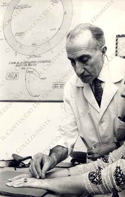 1972 Dottor Pericle Assennato Medicina agopuntura artrosi Fotografia 1