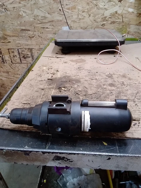Watts FluidAir R21-00-WJC Pneumatic Regulator