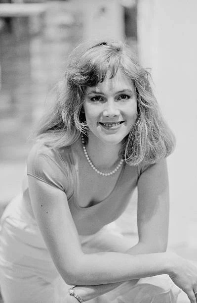 Actress Kathleen Turner Posed At The Sanctuary Health Club 1982 OLD PHOTO