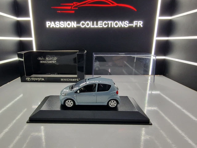 TOYOTA AYGO I PHASE 2 5 Porte 2005 Gris MINICHAMPS 1:43 de referenc
