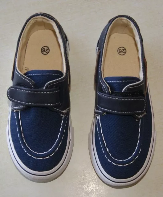 paire de chaussure bateaux neuve de couleur bleu enfant taille 28 (an)